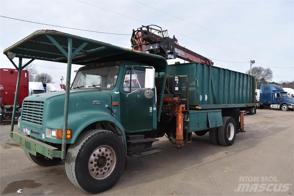International 4700 Nosturiautot