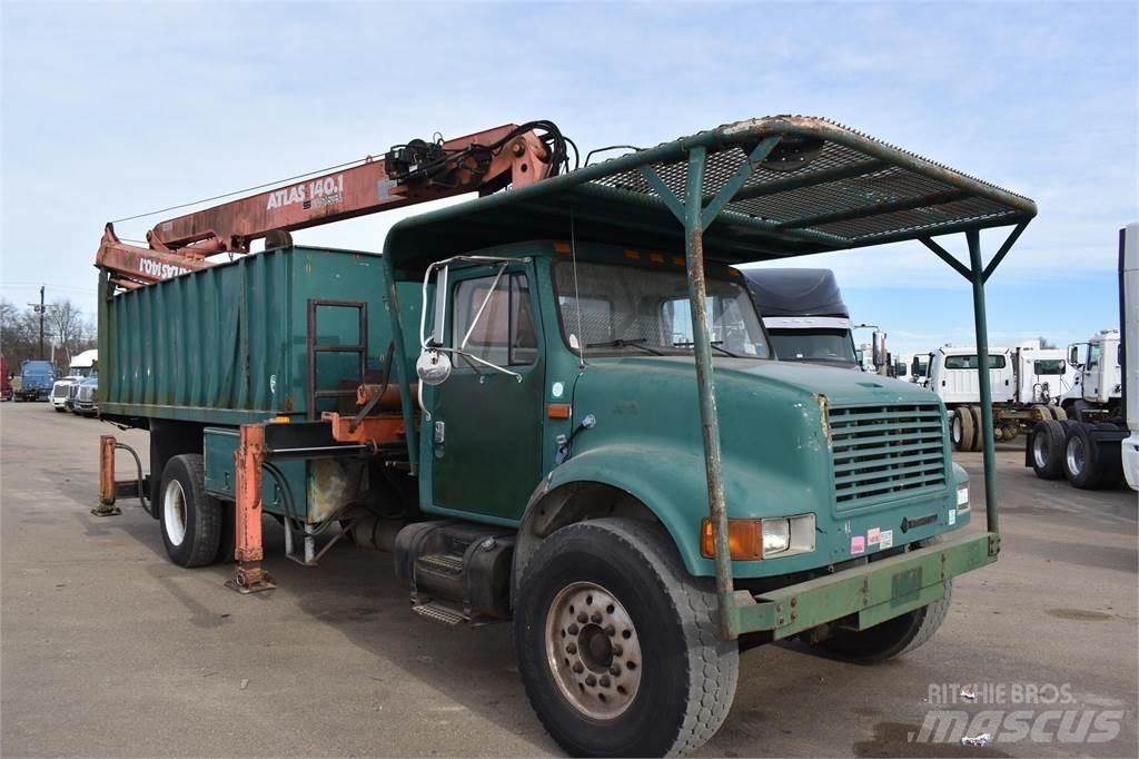 International 4700 Nosturiautot