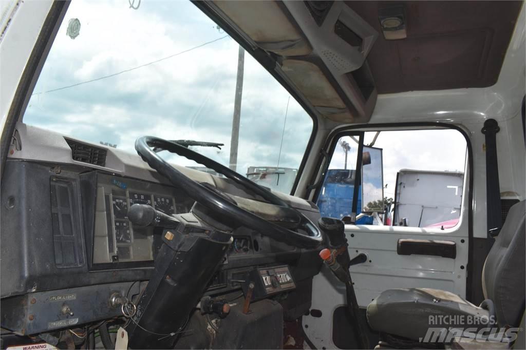 International 4700 Sora- ja kippiautot