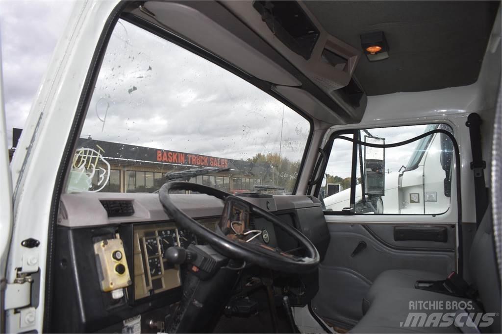 International 4700 Sora- ja kippiautot