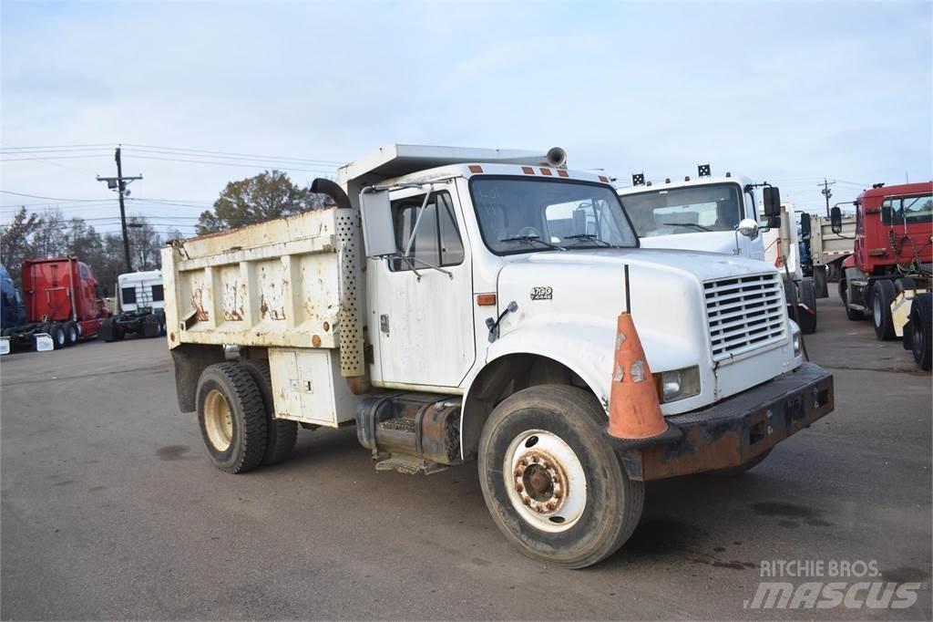 International 4700 Sora- ja kippiautot