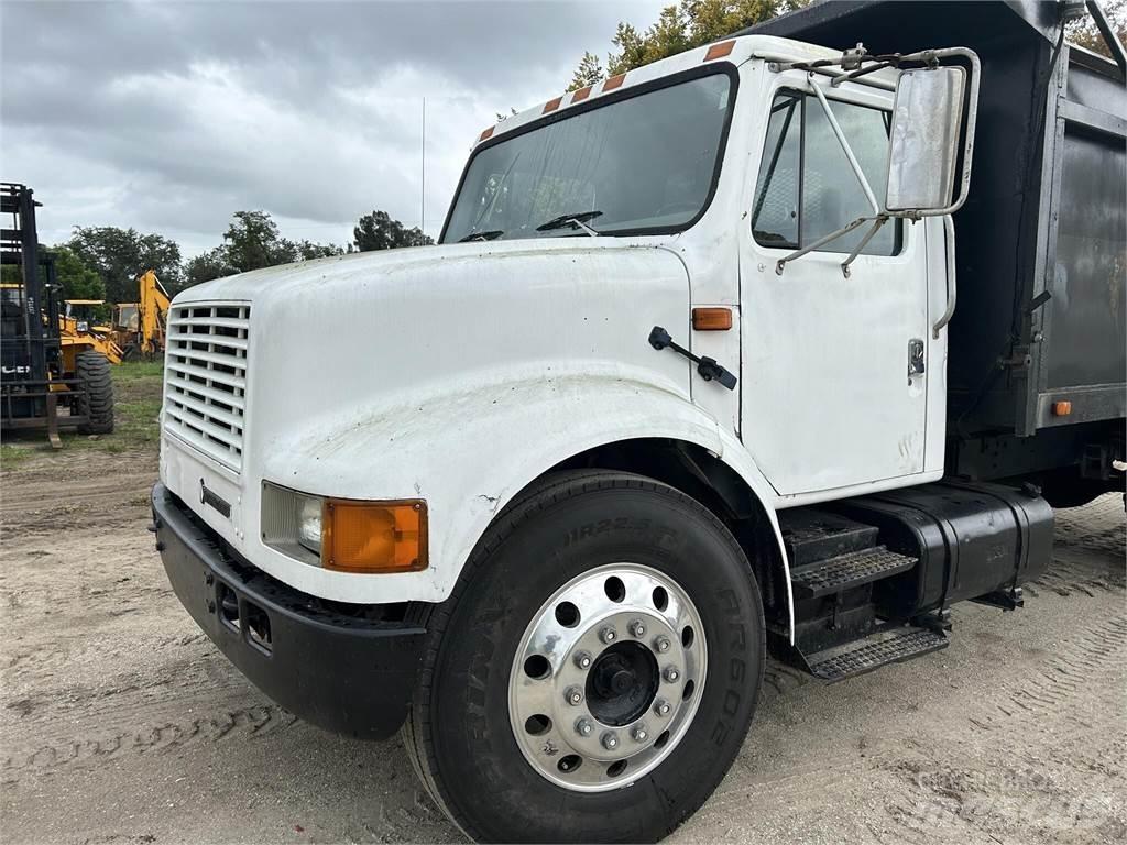 International 4700 Sora- ja kippiautot