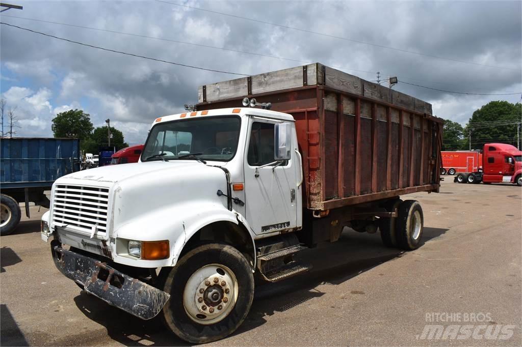 International 4900 Sora- ja kippiautot