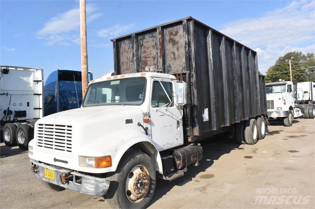 International 4900 Nosturiautot