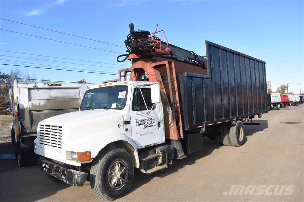 International 4900 Nosturiautot