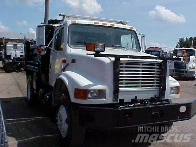 International 4900 Sora- ja kippiautot