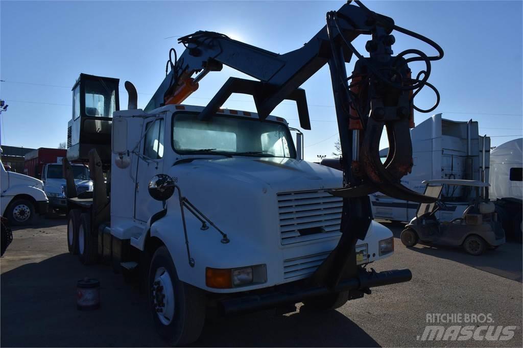 International 8200 Nosturiautot