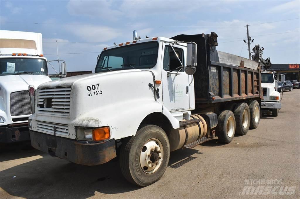 International 8200 Sora- ja kippiautot