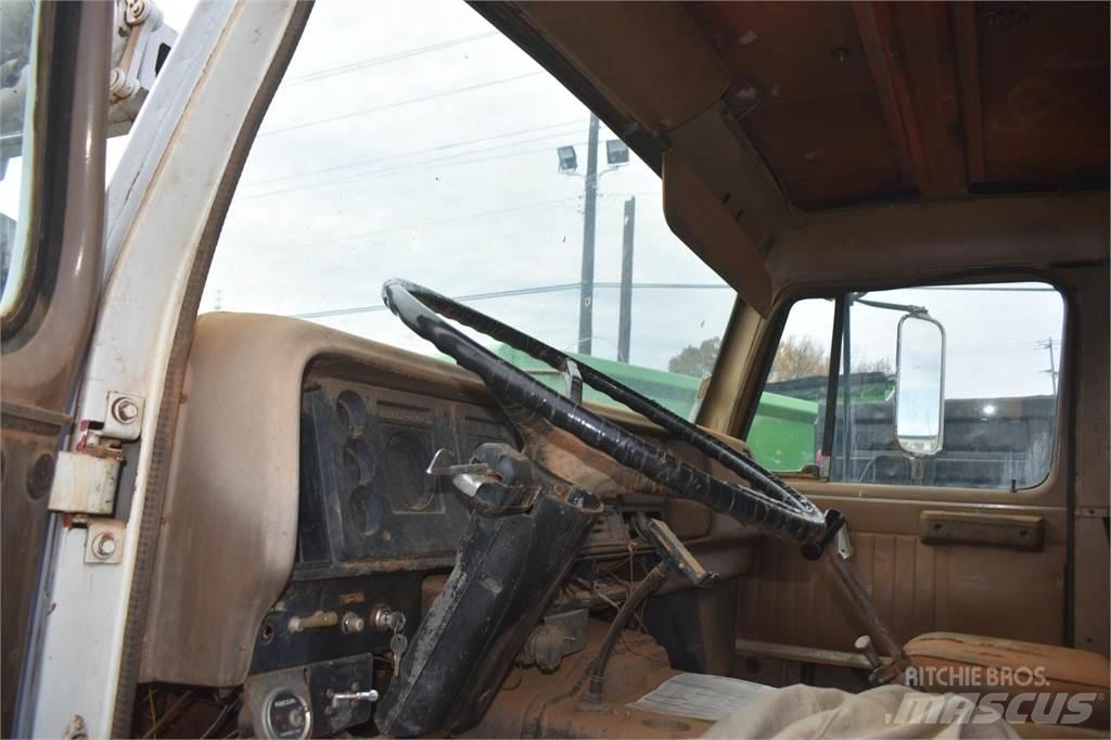 International S2300 Säiliöautot