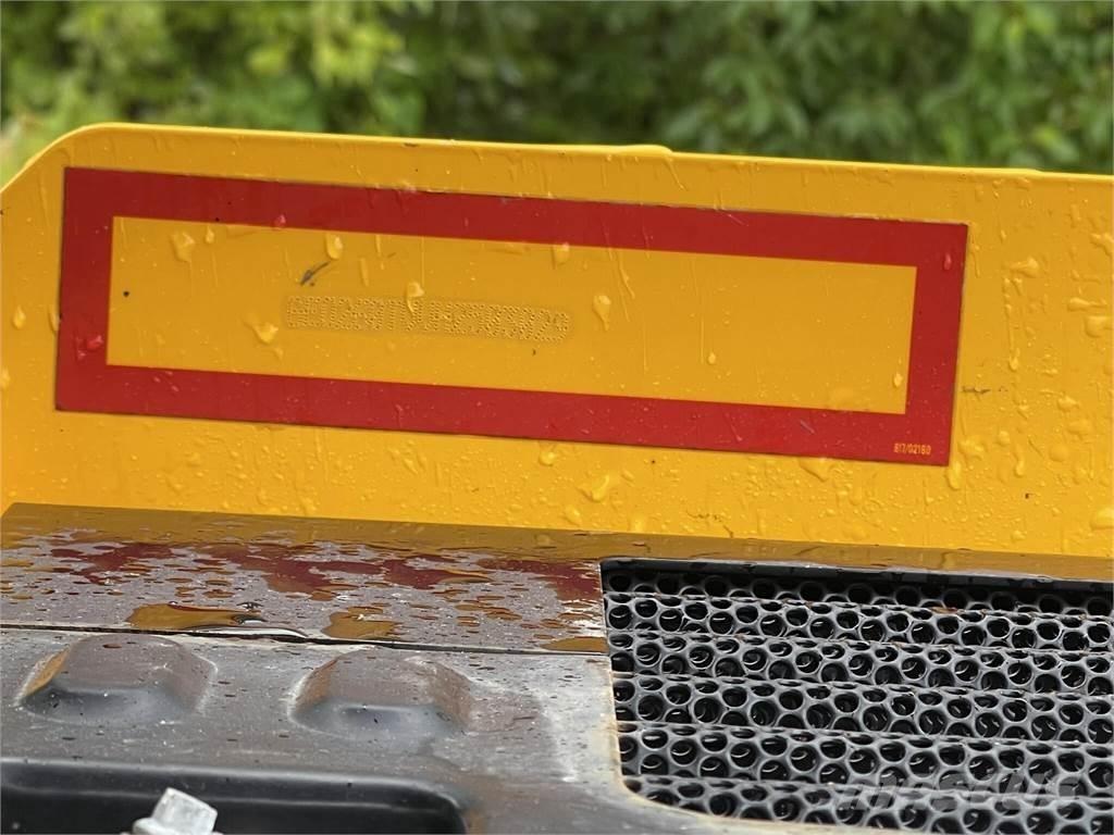 JCB 260T Liukuohjatut kuormaajat