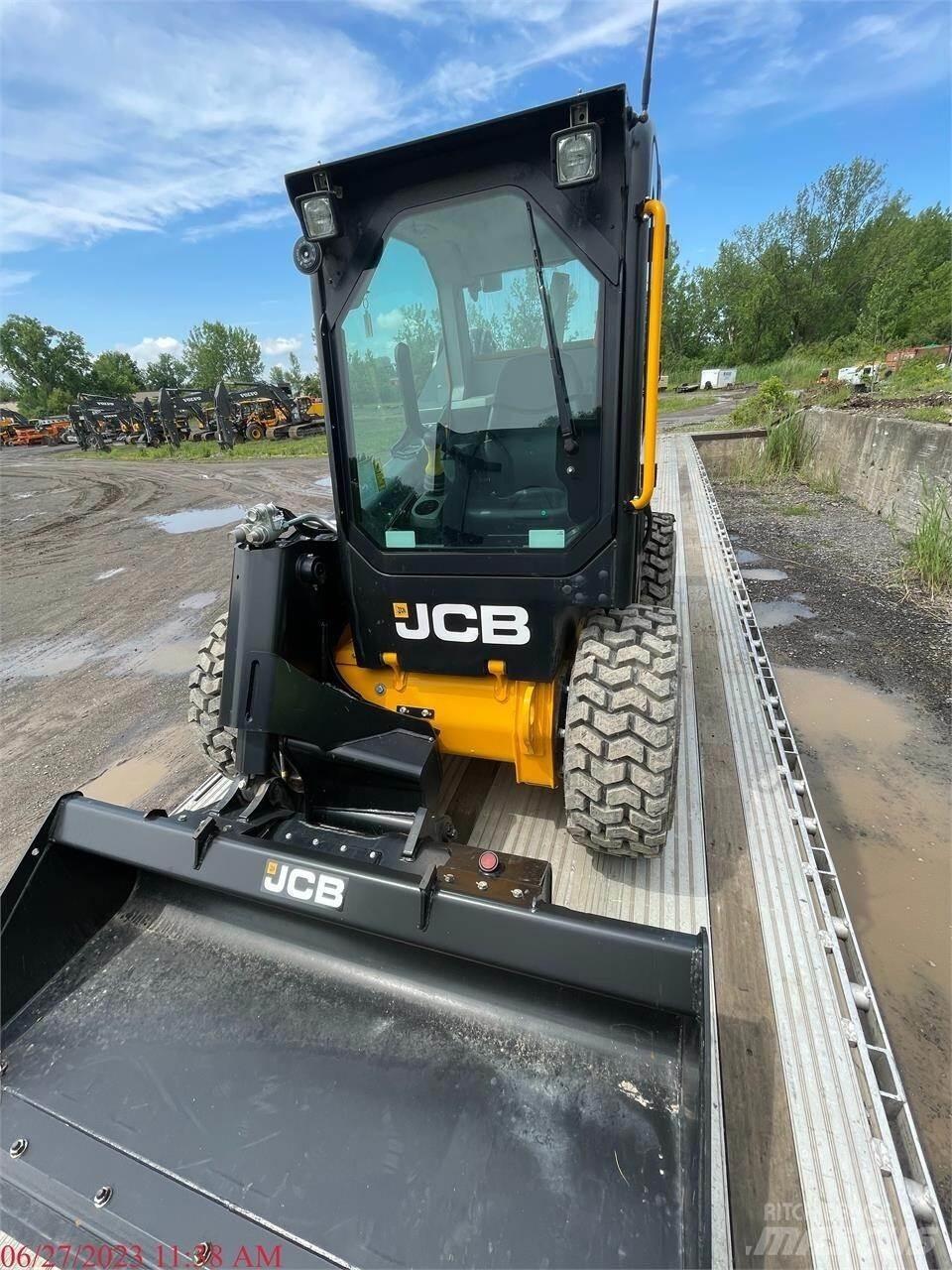 JCB 300 Liukuohjatut kuormaajat