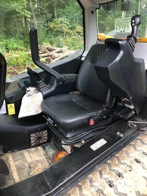 JCB 300T Liukuohjatut kuormaajat