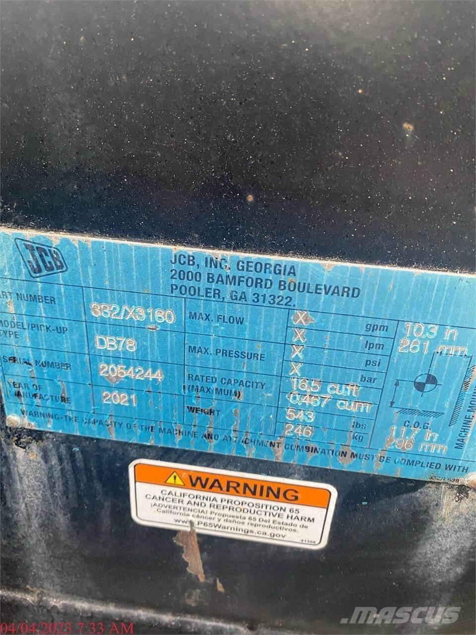 JCB 3TS-8W Liukuohjatut kuormaajat