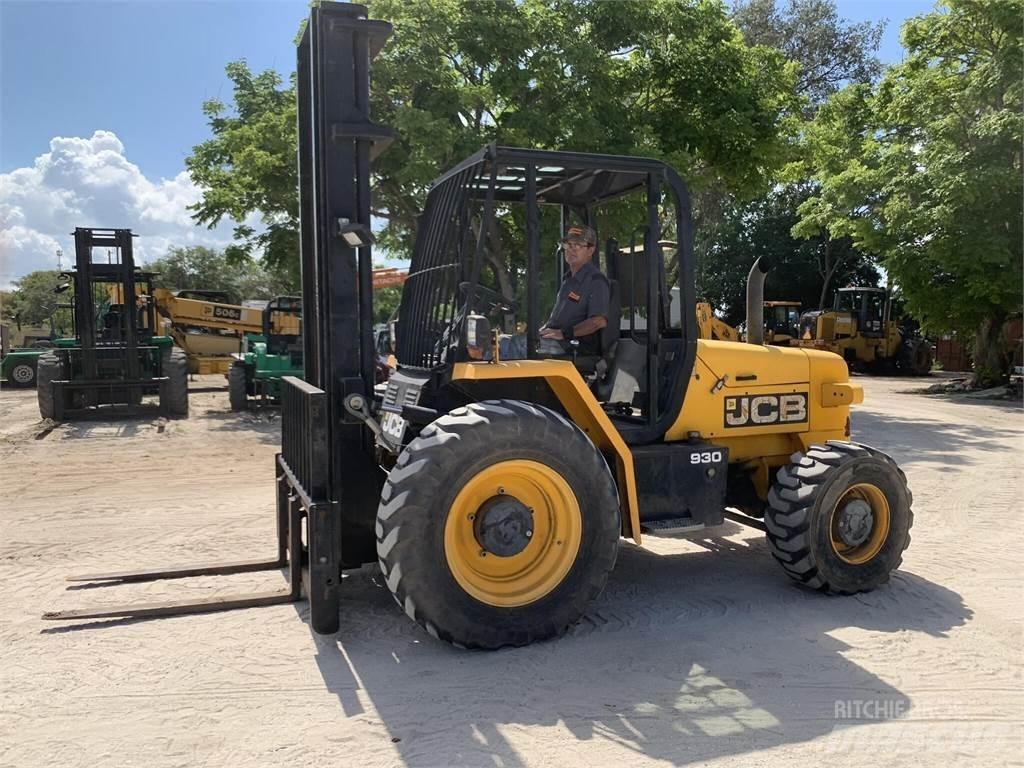 JCB 930 Maastotrukit