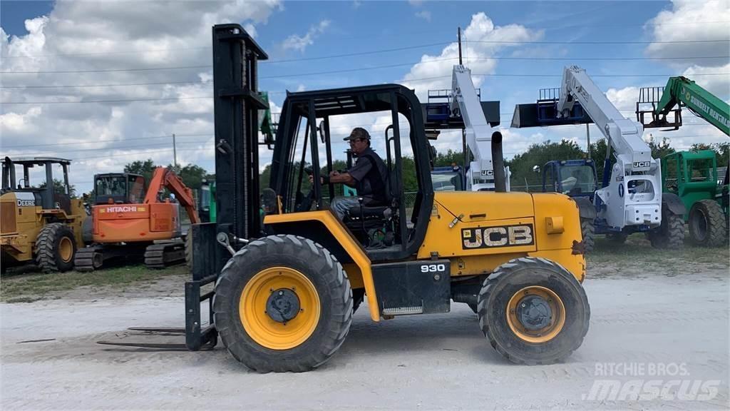 JCB 930 Maastotrukit