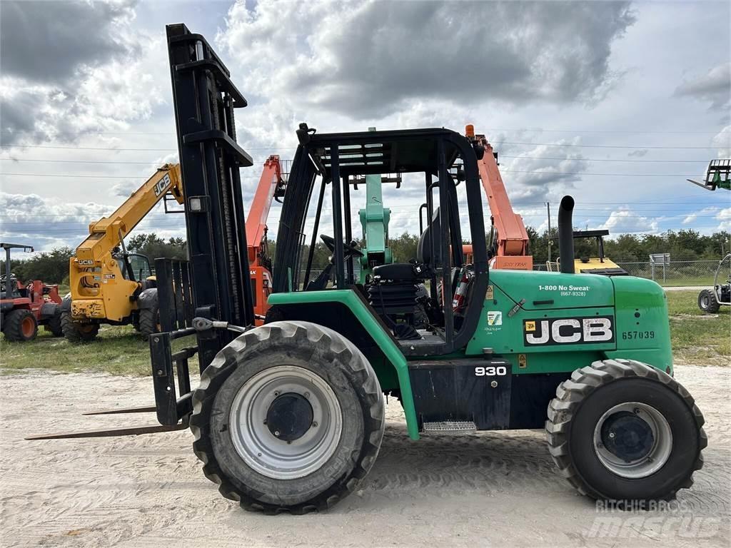JCB 930 Maastotrukit