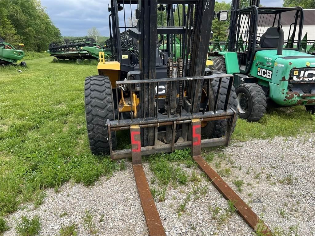 JCB 940 Maastotrukit