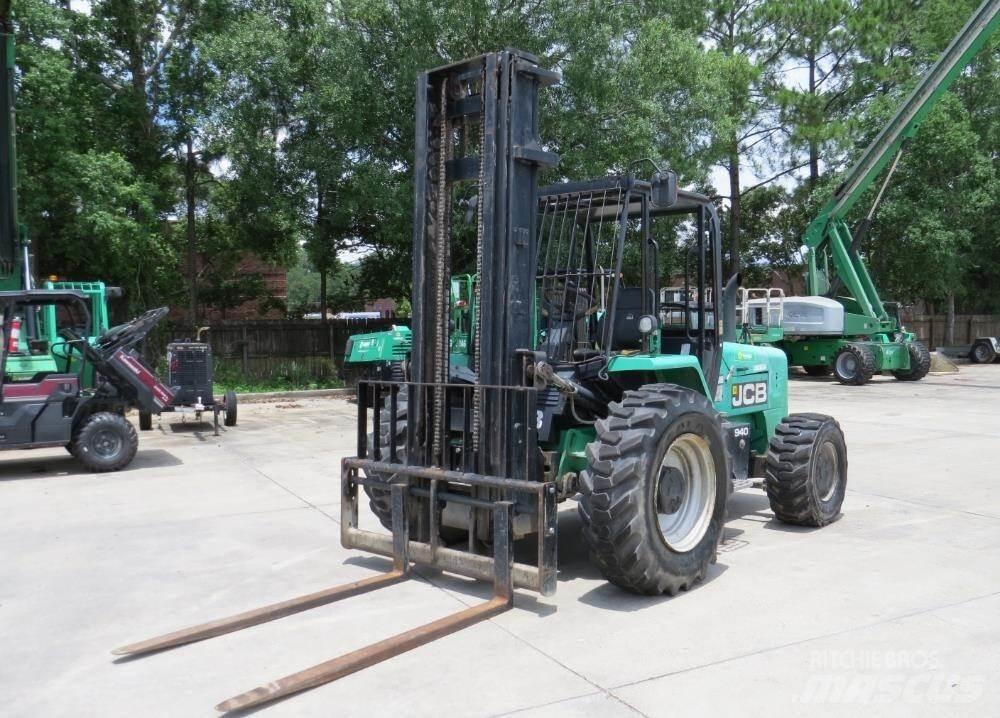 JCB 940 Maastotrukit