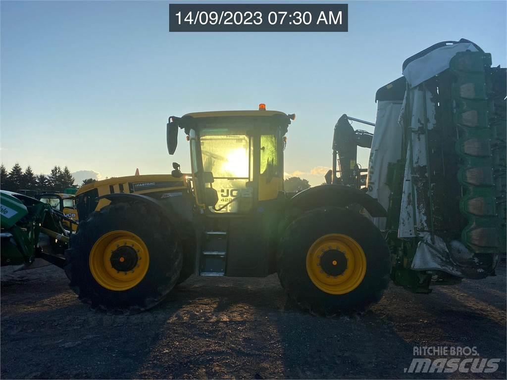 JCB FASTRAC 4220 Traktorit