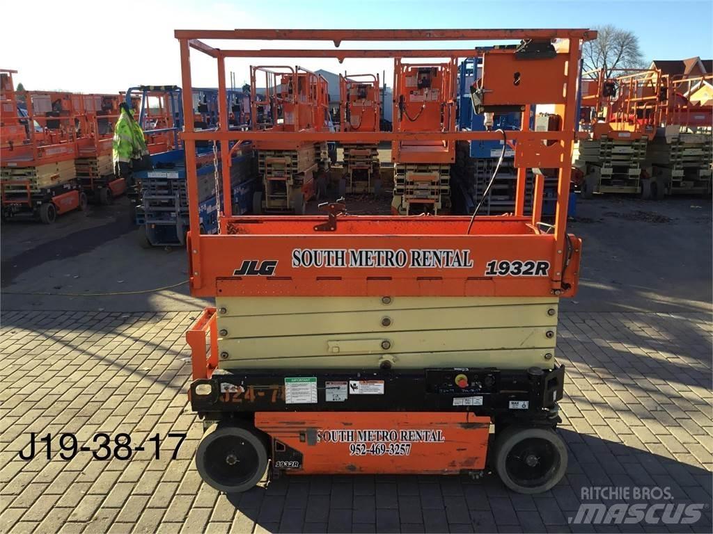 JLG 1932R Saksilavat