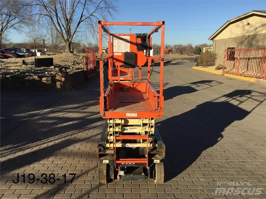 JLG 1932R Saksilavat