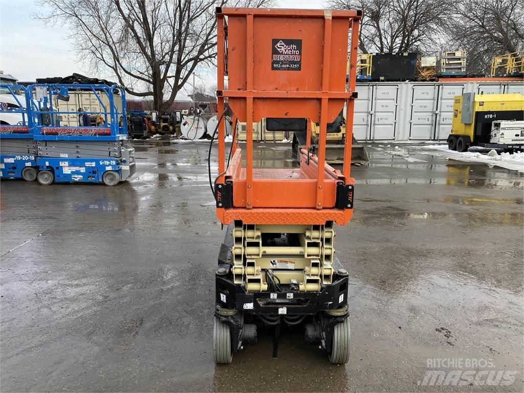 JLG 1932R Saksilavat