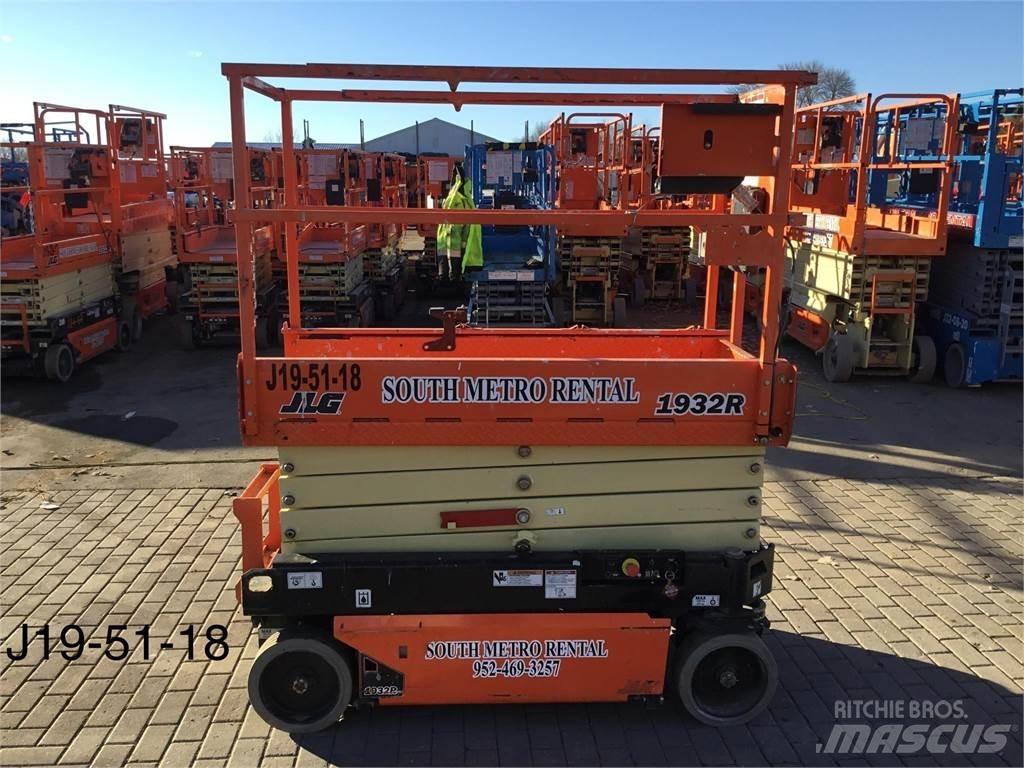 JLG 1932R Saksilavat