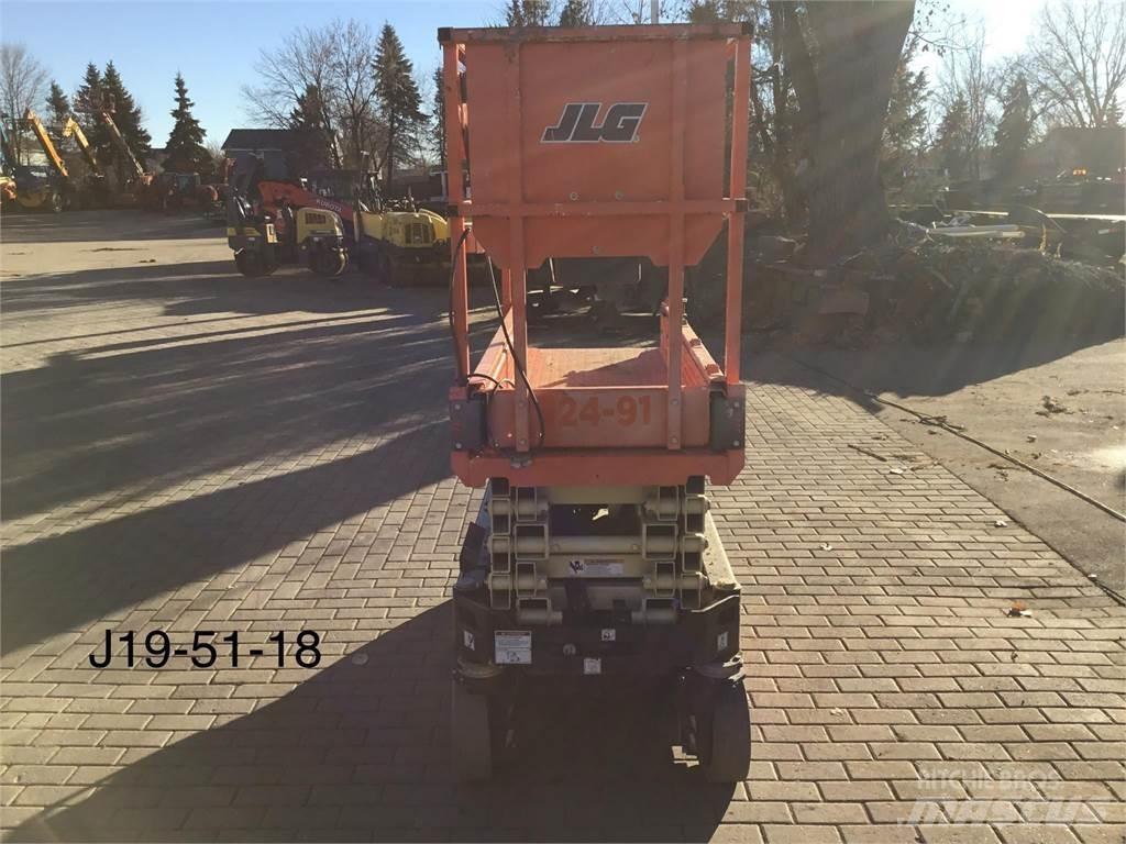 JLG 1932R Saksilavat
