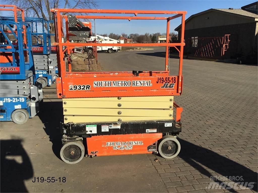 JLG 1932R Saksilavat