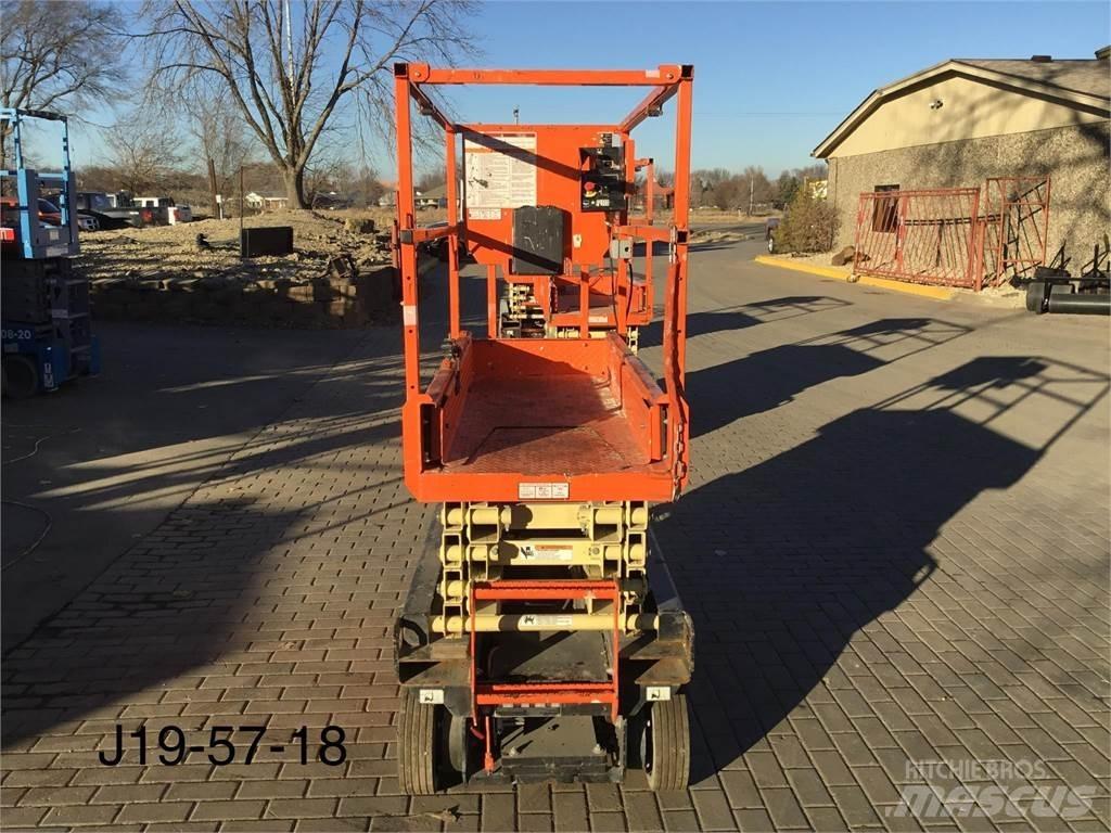 JLG 1932R Saksilavat