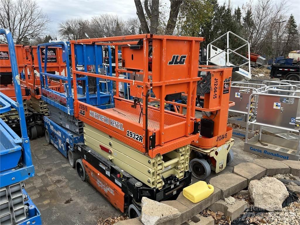 JLG 1932R Saksilavat