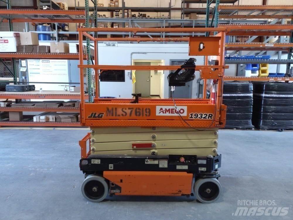 JLG 1932R Saksilavat