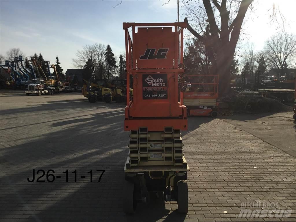 JLG 2632ES Saksilavat