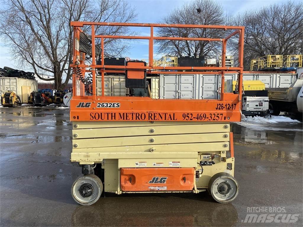 JLG 2632ES Saksilavat