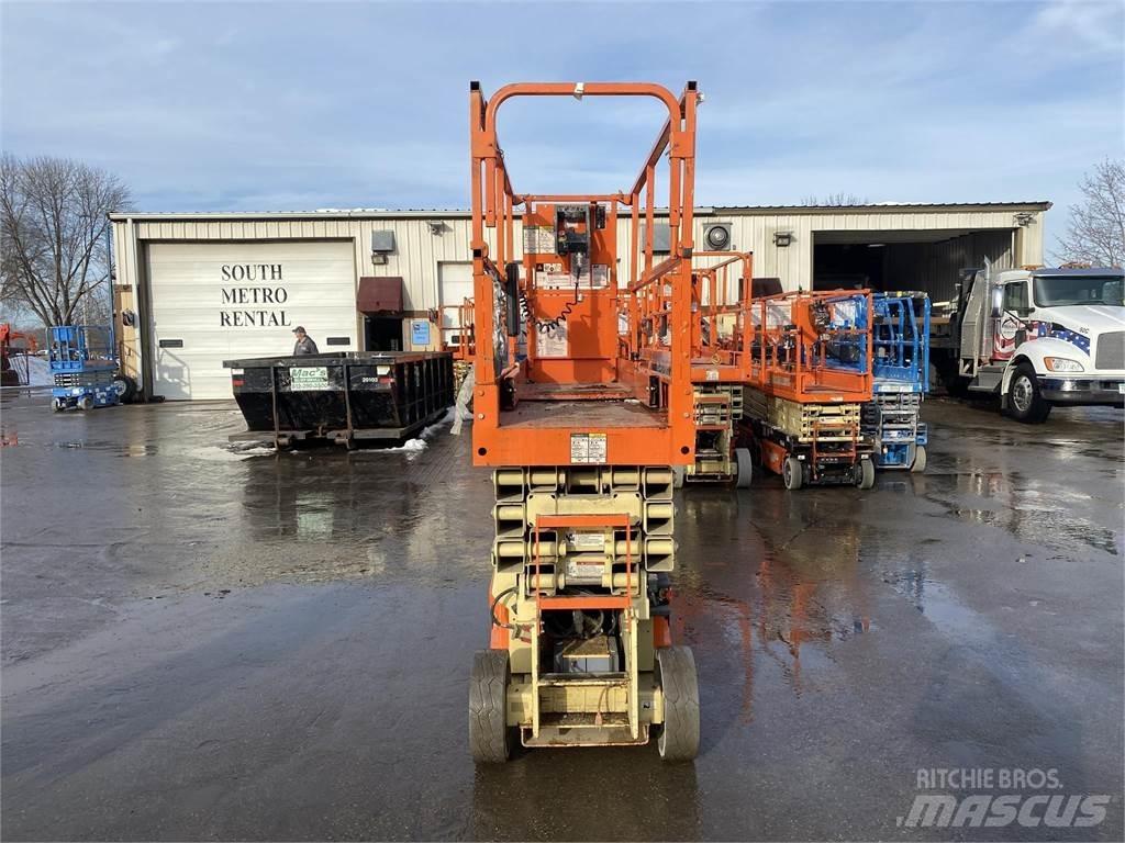 JLG 2632ES Saksilavat
