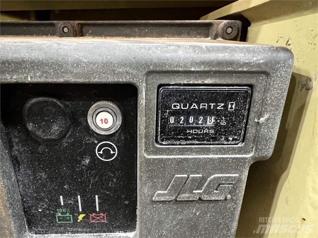 JLG 2632ES Saksilavat