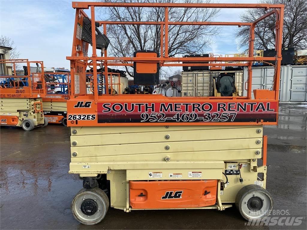 JLG 2632ES Saksilavat