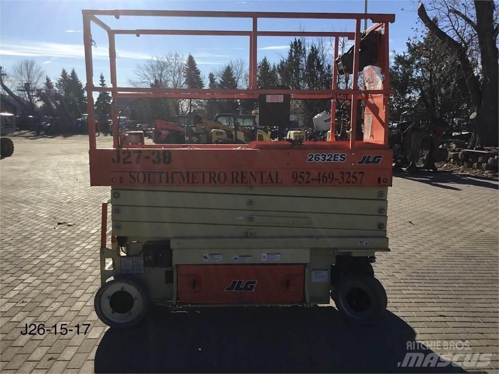 JLG 2632ES Saksilavat