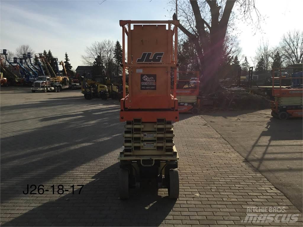 JLG 2632ES Saksilavat