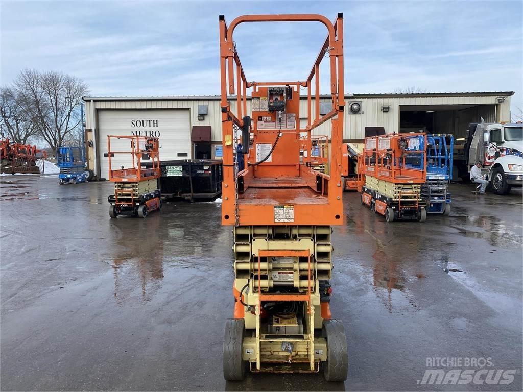 JLG 2632ES Saksilavat