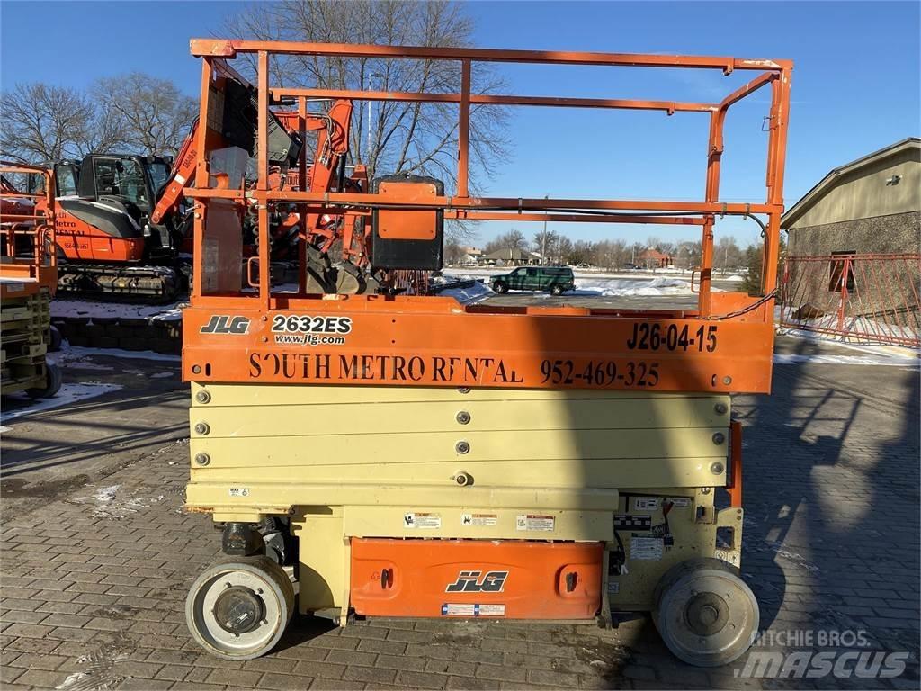 JLG 2632ES Saksilavat
