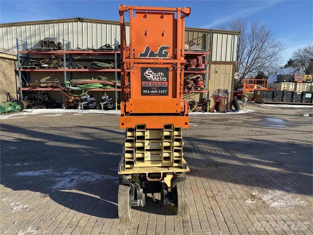 JLG 2632ES Saksilavat