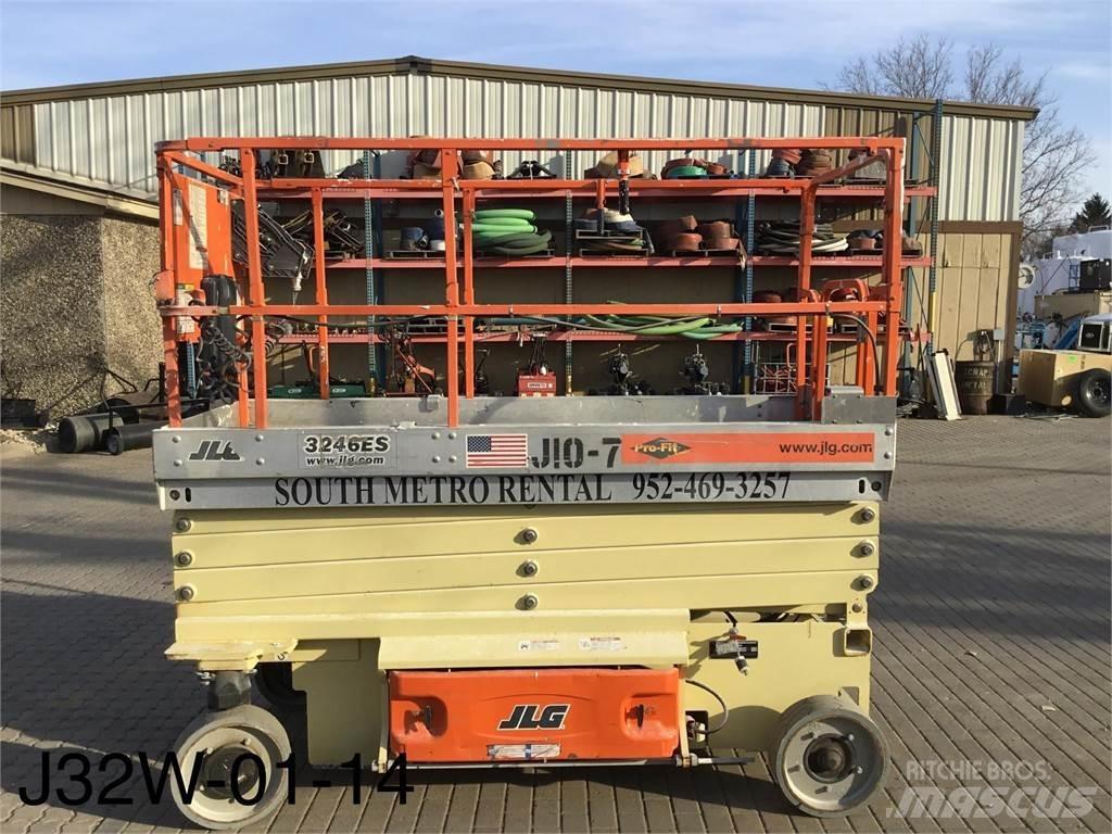 JLG 3246ES Saksilavat