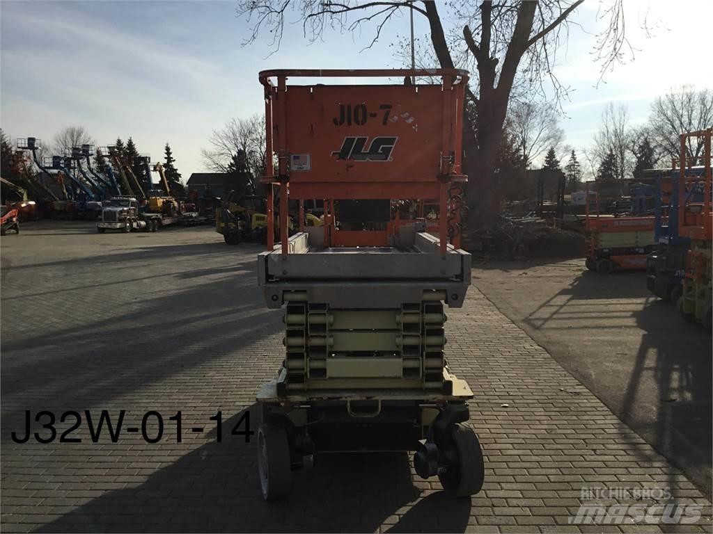 JLG 3246ES Saksilavat