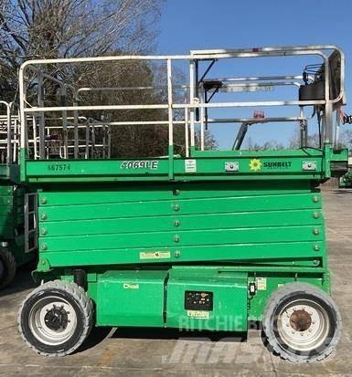 JLG 4069LE Saksilavat