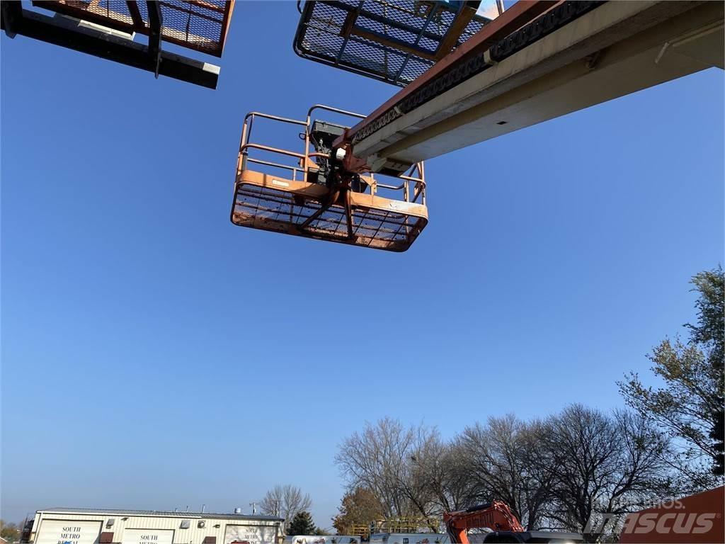 JLG 600S Teleskooppipuominostimet
