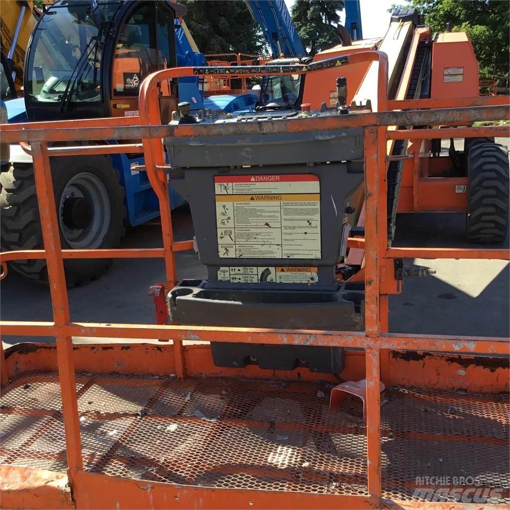 JLG 600S Teleskooppipuominostimet