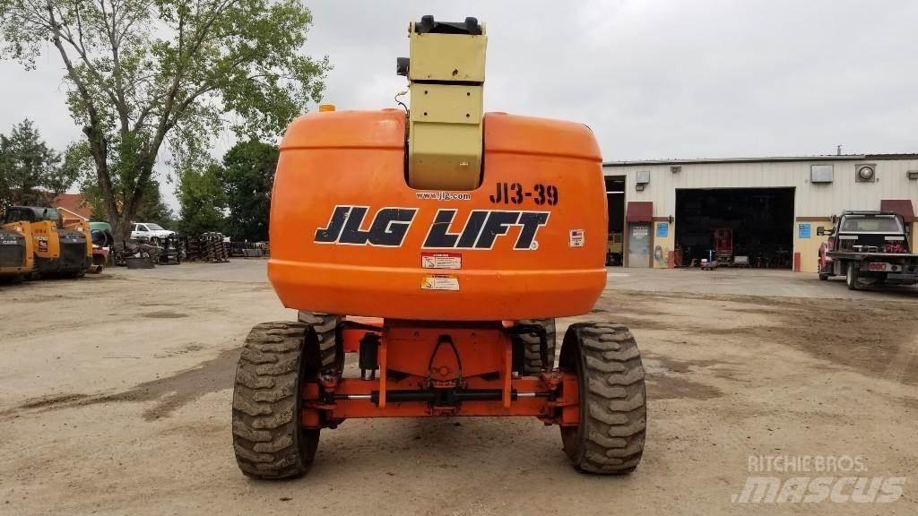 JLG 600S Teleskooppipuominostimet