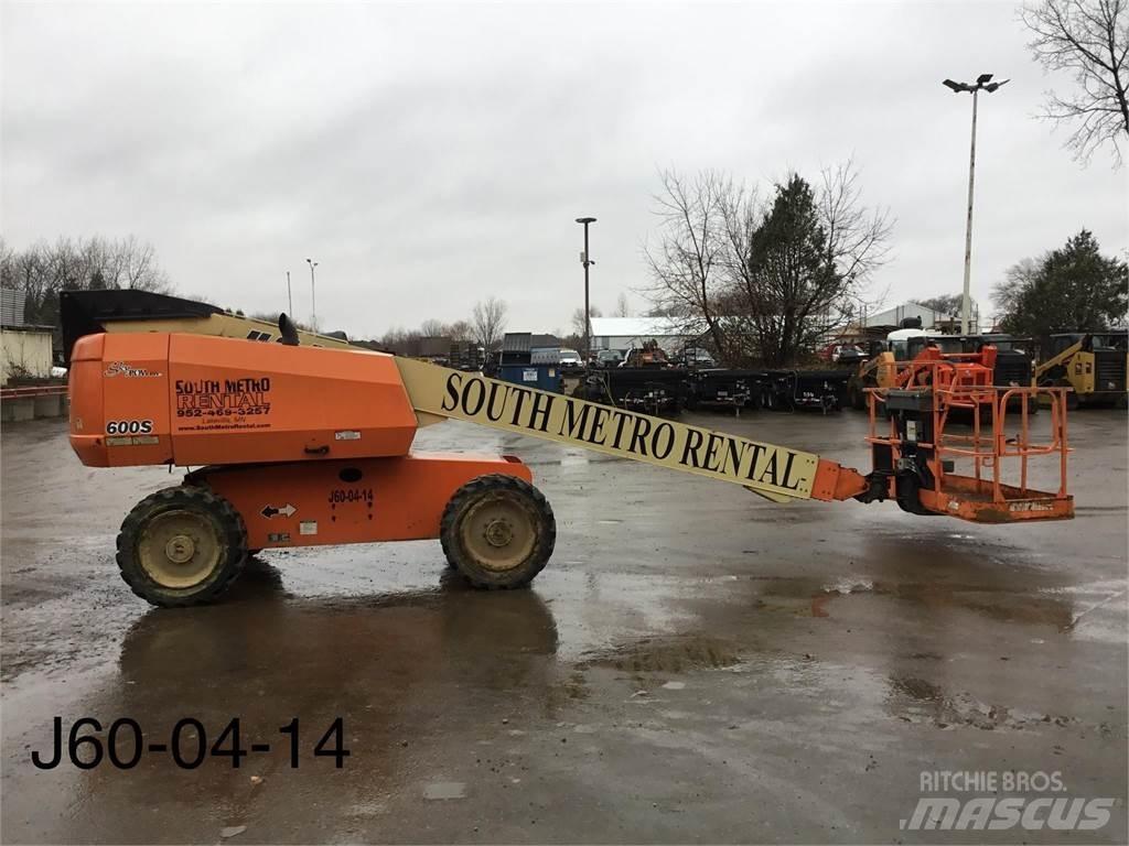 JLG 600S Teleskooppipuominostimet