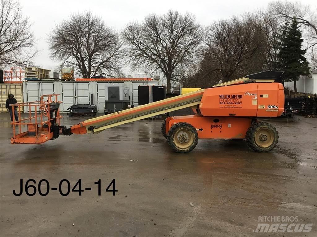 JLG 600S Teleskooppipuominostimet